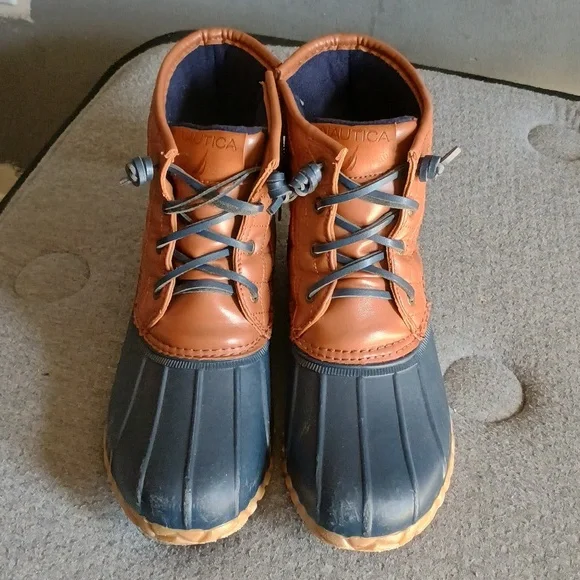 Nautica Rain/Snow Weather Boots. - Picture 2 of 4